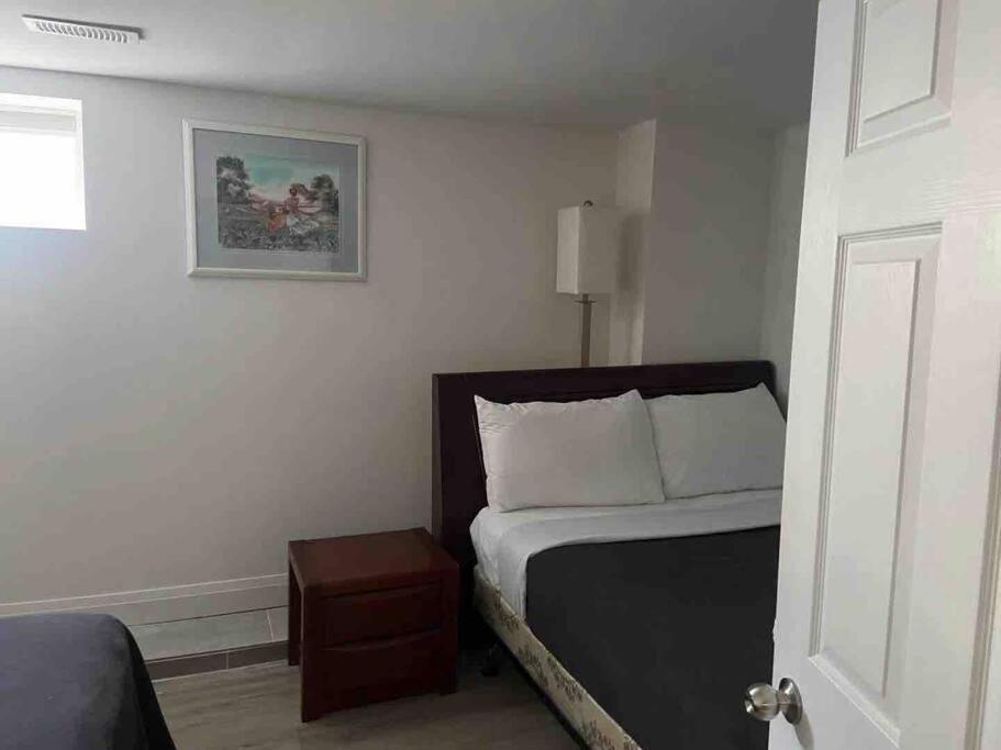 Modern House Newly Furnished 3 Mins Drive To Fall Niagara Falls Eksteriør bilde