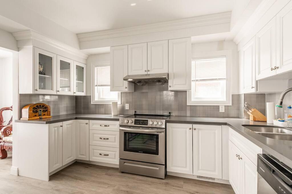 Modern House Newly Furnished 3 Mins Drive To Fall Niagara Falls Eksteriør bilde